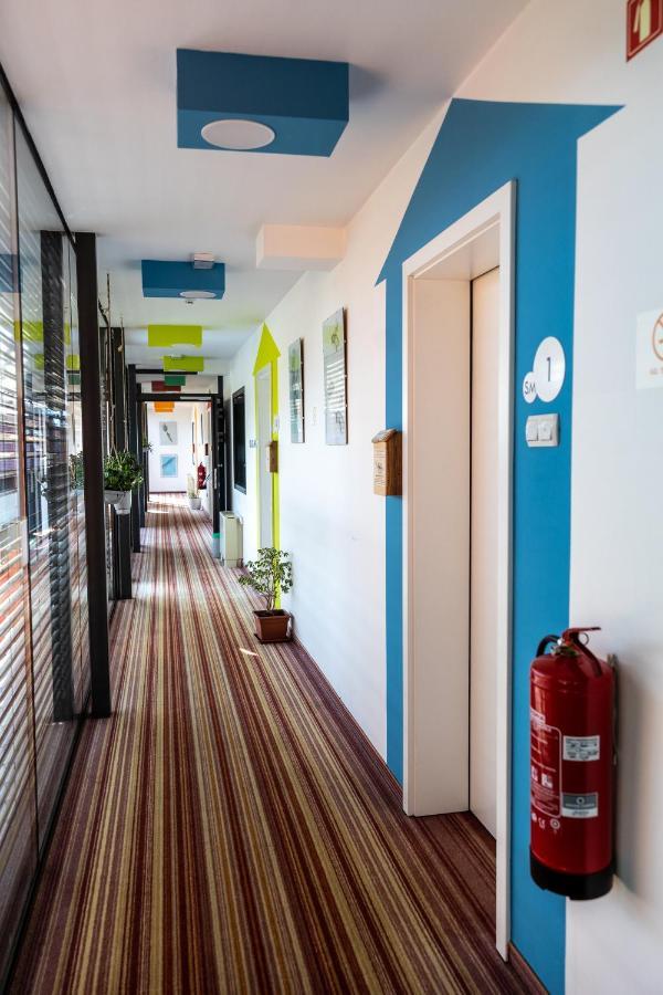 Hostel Pekarna Марібор Екстер'єр фото