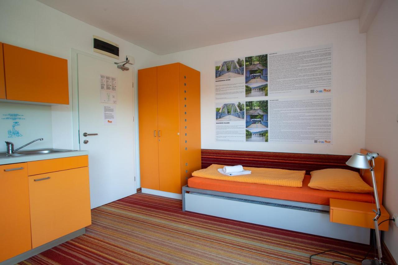 Hostel Pekarna Марібор Екстер'єр фото