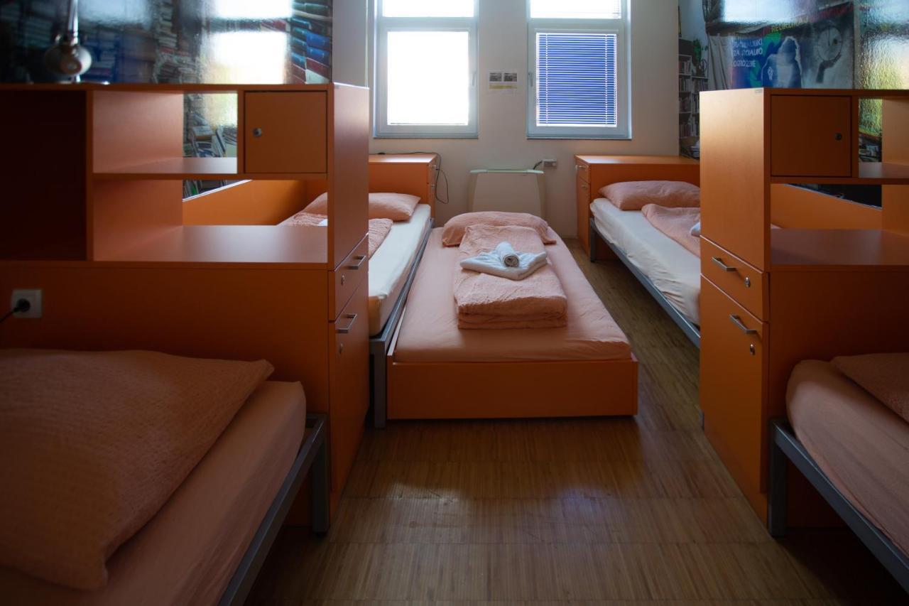 Hostel Pekarna Марібор Екстер'єр фото